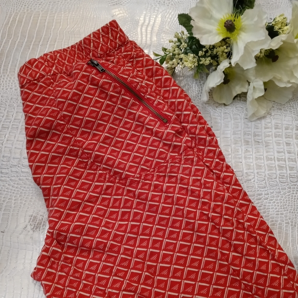 BOGO🆓 | Forever 21 Red Print MC Hammer Type Pants - Picture 9 of 11